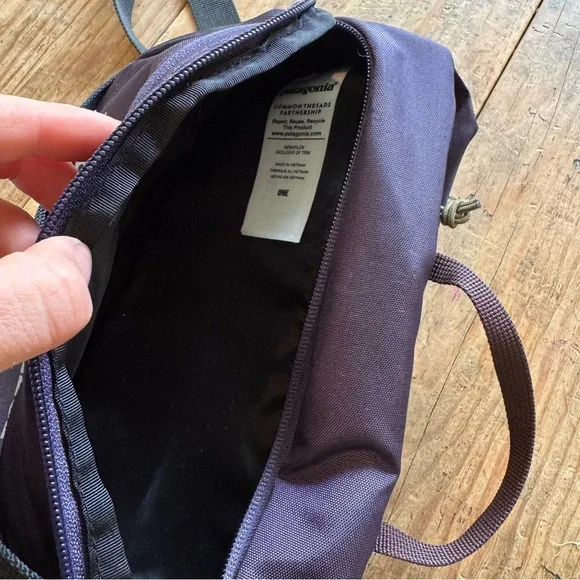 NWT PATAGONIA LW TRAVEL MINI HIP PACK - Picture 6 of 6